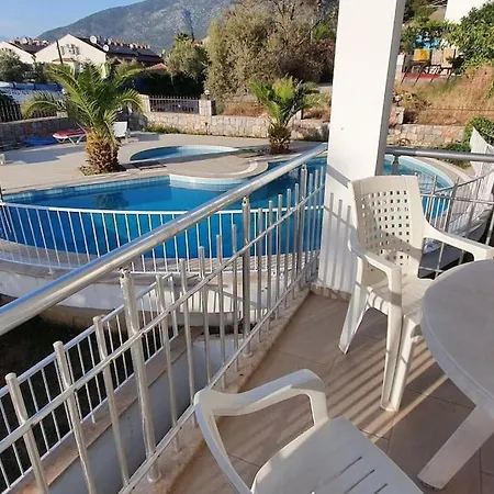 Oludenizde Havuzlu 2+1 Dublex Apart Apartment